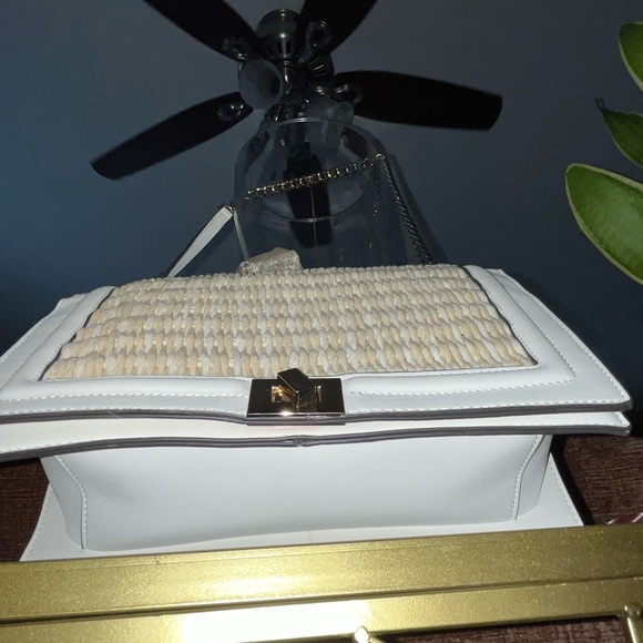 Chic White and Tan Woven Shoulder Bag - Picture 5 of 5